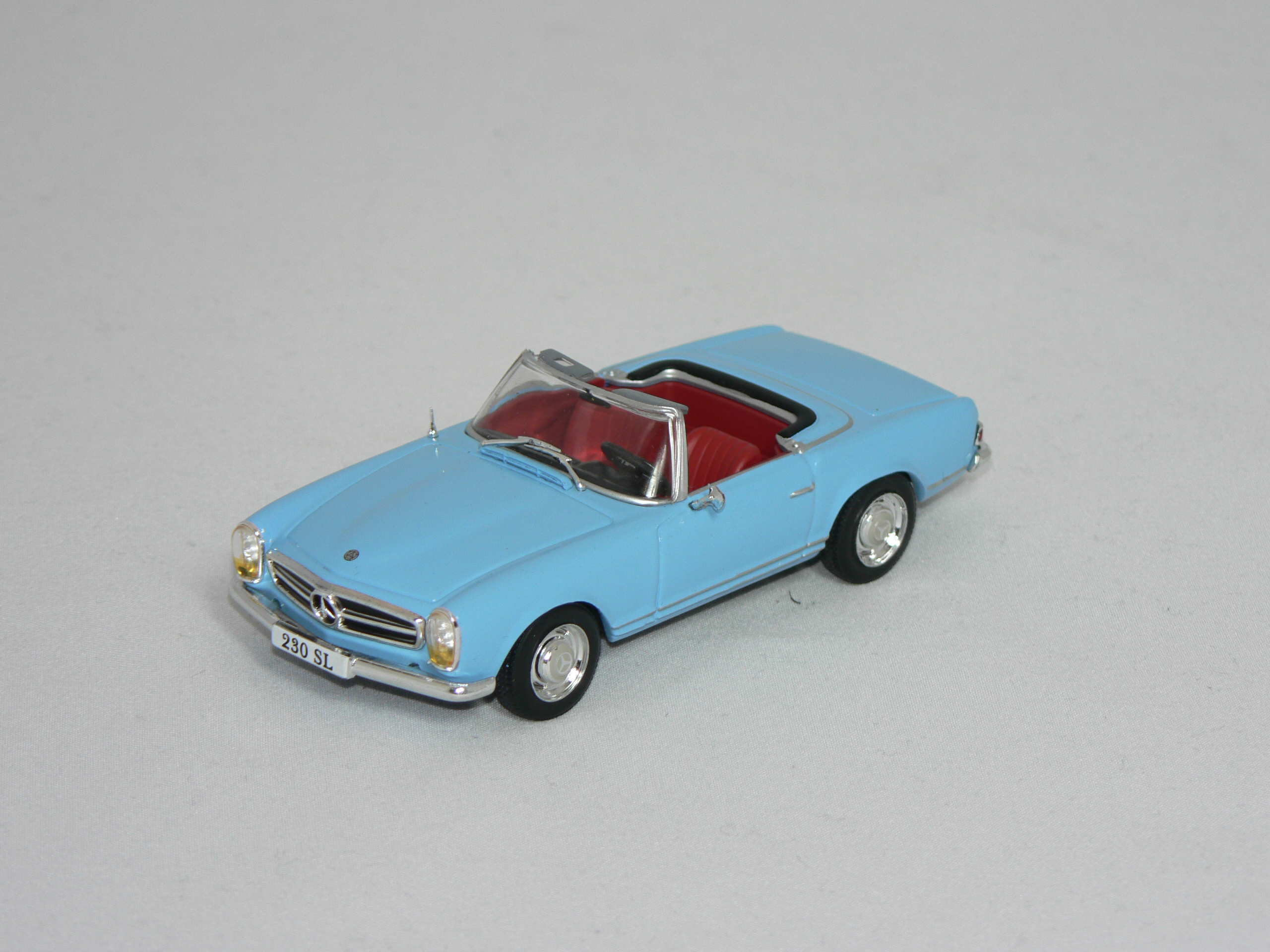 Mercedes Benz 230SL Roadster -1963  1:43 Solido