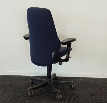 Office chair, Kinnarps 8000 Synchrone with high lift