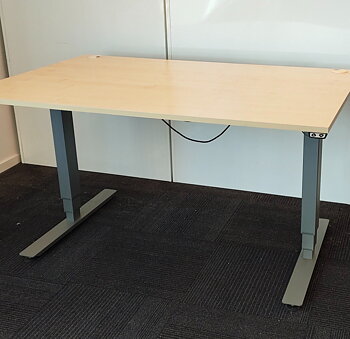 Height-adjustable desk from EFG - 140 x 90 cm