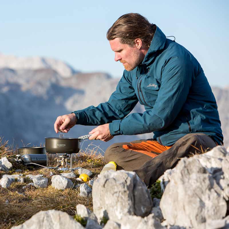 Matlagning med friluftskök på fjället