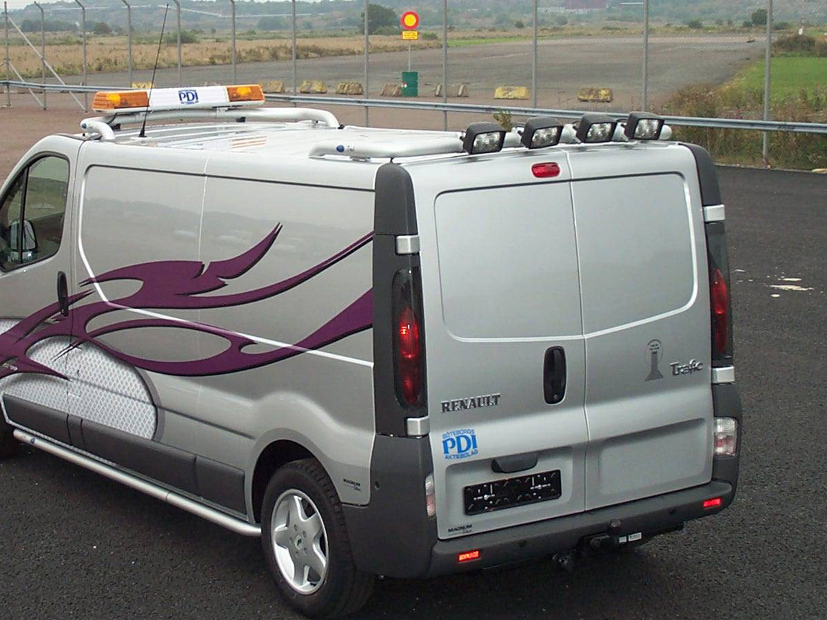 T-RACK rear roofbar Opel Vivaro H1 02-14