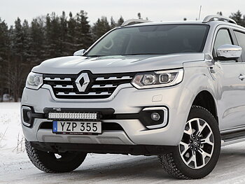 Q-LED Renault Alaska 17-20 bracket for LED light bar