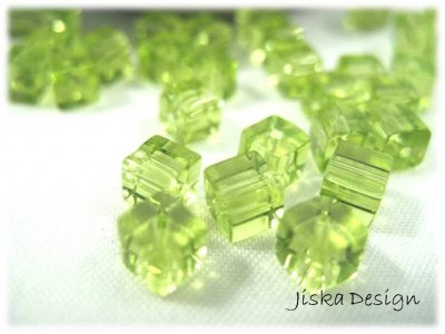 Glaspärlor Kuber Gröna 4mm 30-pack