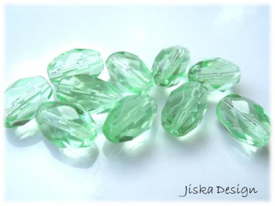 Fasetterad Oval Ljusgrön 9x6mm 10st