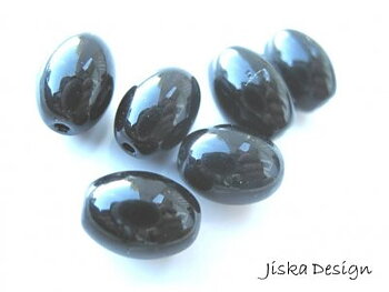 Oval Svart 11x8mm 10st