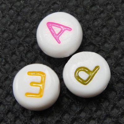 Akryl Bokstavspärlor A-Z Vita Färg Mixade 7mm 100st
