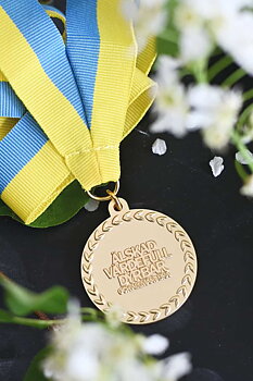 Medalj: Älskad, Värdefull, Dyrbar. Och allmänt bra.