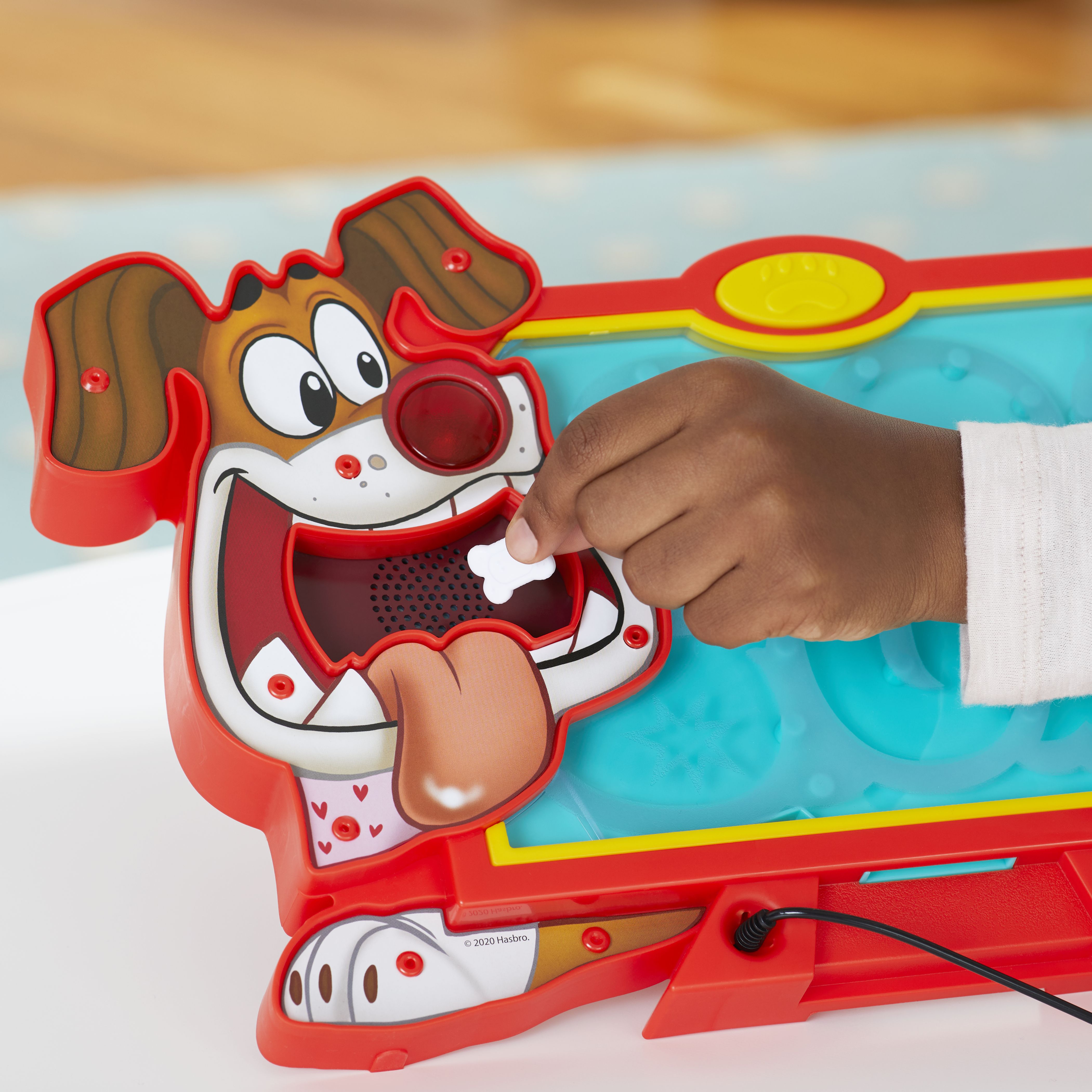 Hasbro Gaming Operation Pet Scan board game - 2