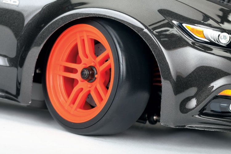 Traxxas 8377A  Tires & Wheels Drift 1.9" on Orange Split-spoke Rear (2) - 2
