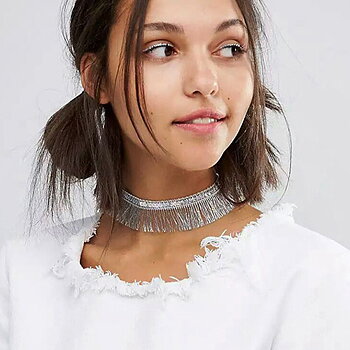 Short tassel choker