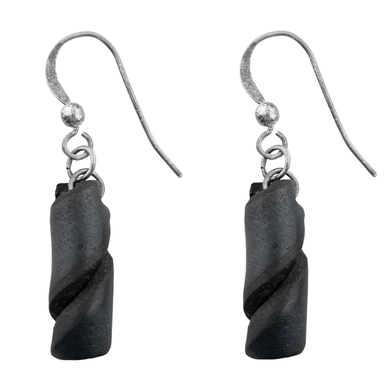 Earrings with blue beads