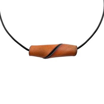 Leather necklace with cognac pearl