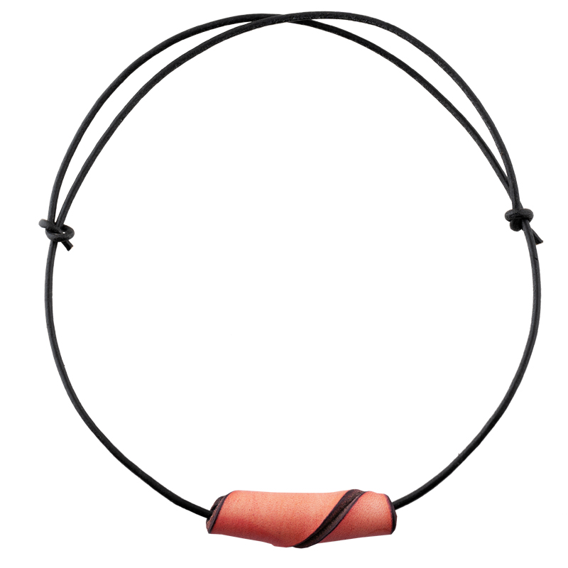 Leather necklace with peach pearl