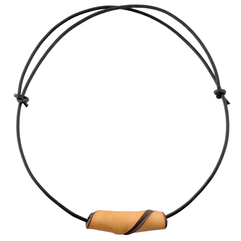 Leather necklace with yellow pearl