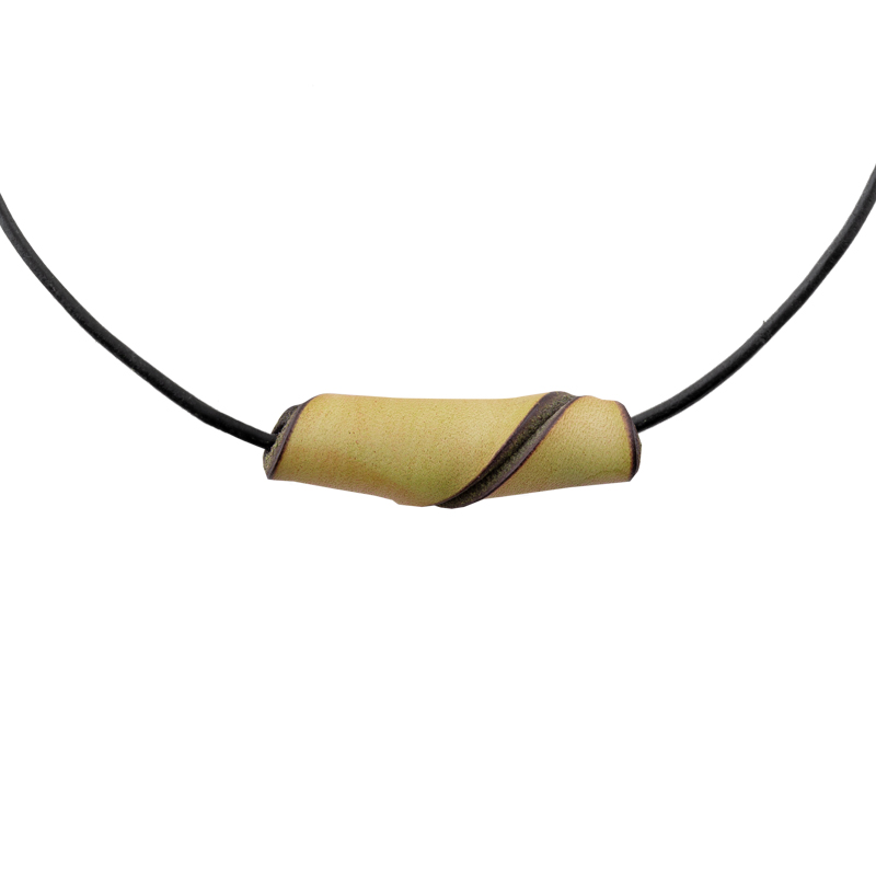 Läderhalsband med  ljusgul pärla - 2