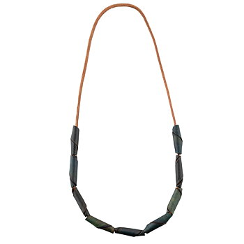 Leather necklace with green mix pearls