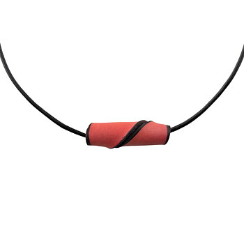 Leather necklace with pink pearl