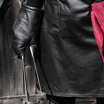 Oven mitt in real leather black