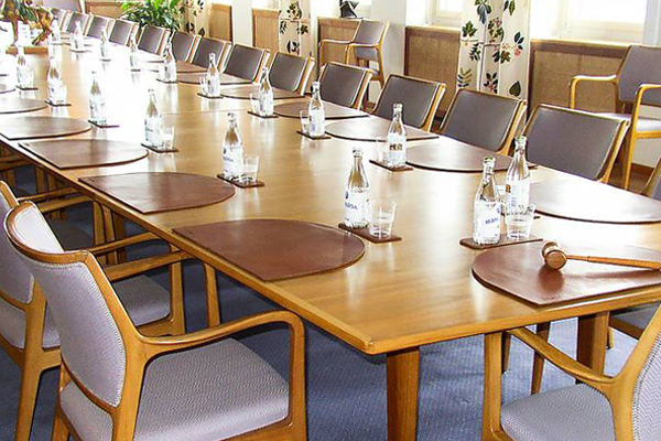 Deskpads in model Cresent