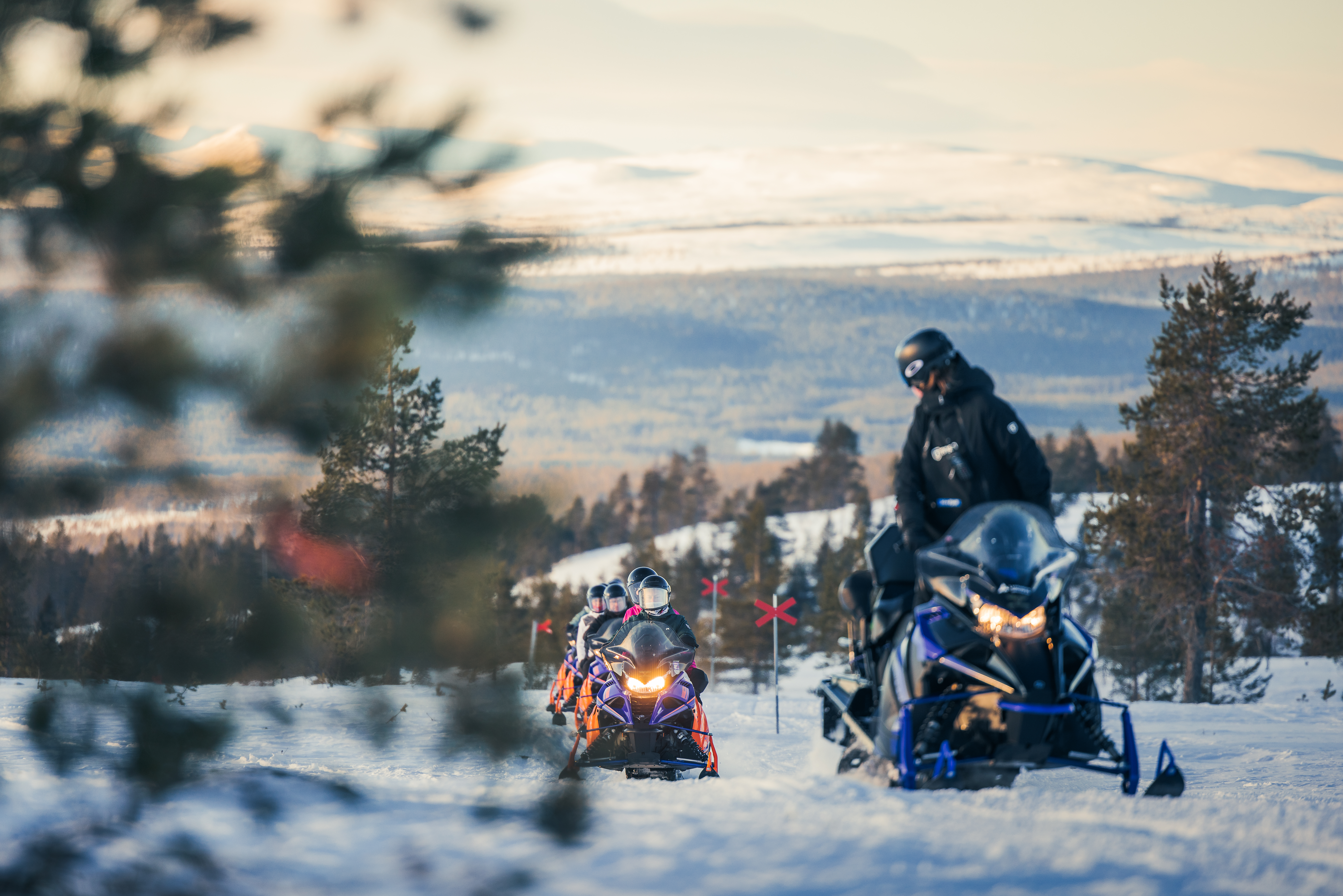Book Snowmobiling activities at Idre Fjäll Join us for  an unforgettable winter experience! 