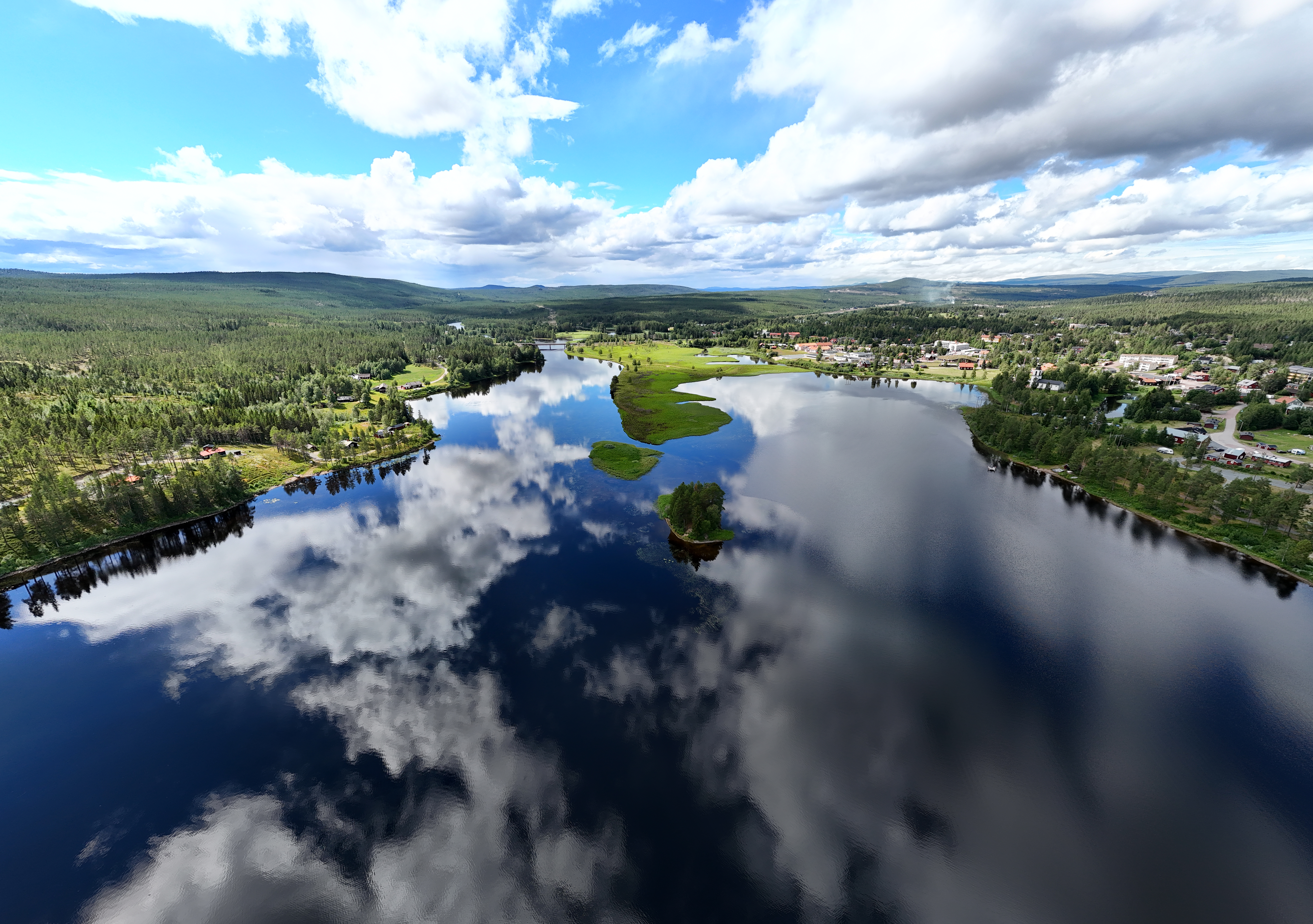 Näsets Camping i Idre by Campa eller hyr en campingstuga Badastrand med brygga