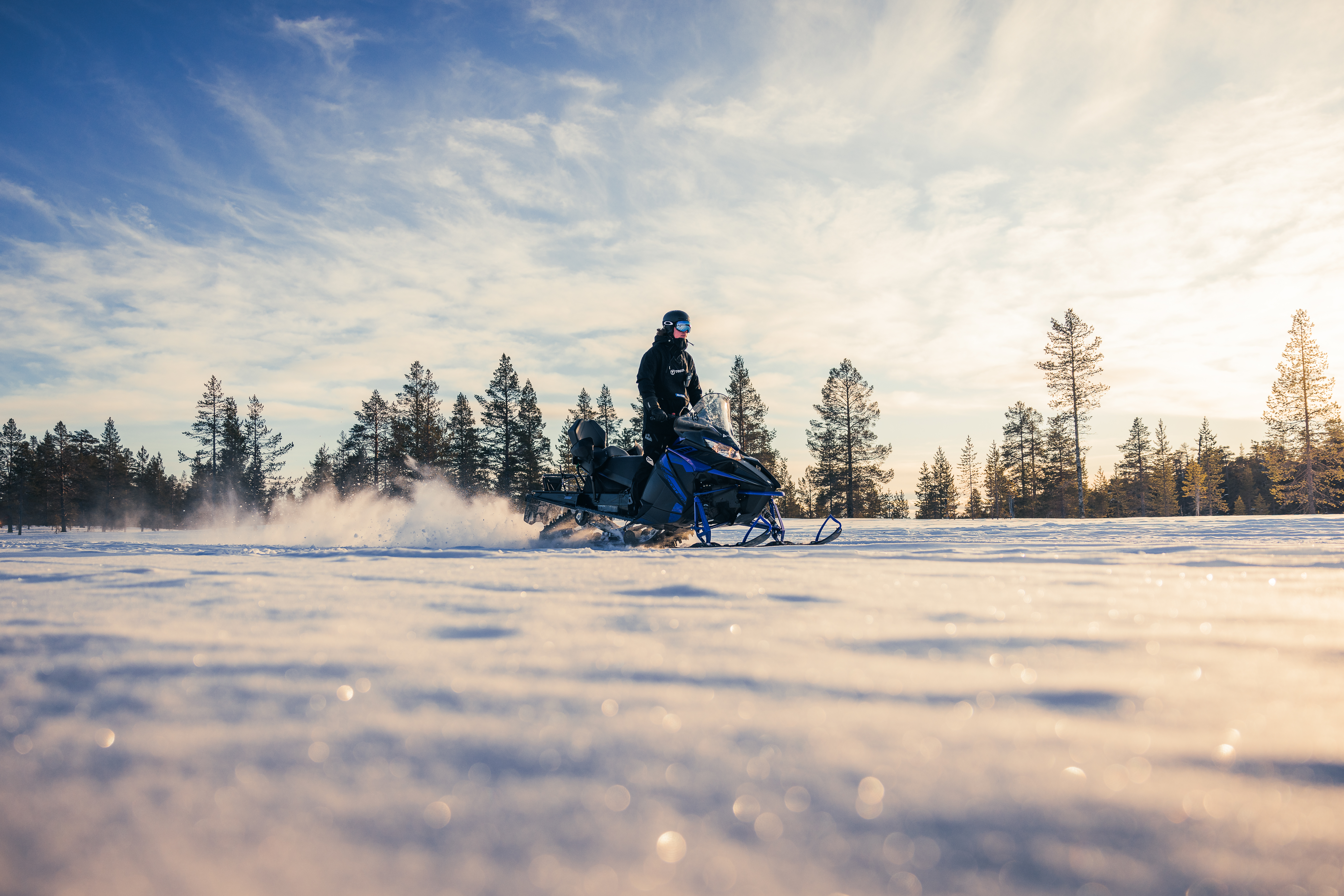 Ride a snowmobile with Idre Adventure, Security and experience are the key words! We have something for everyone, both touring and sports from Yamaha You will find us at Idre Fjäll and Idre village.