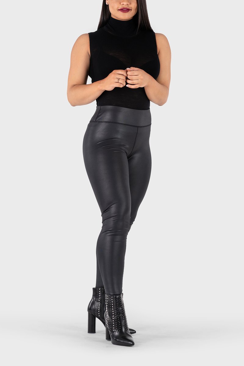 Liquid Black Leggings