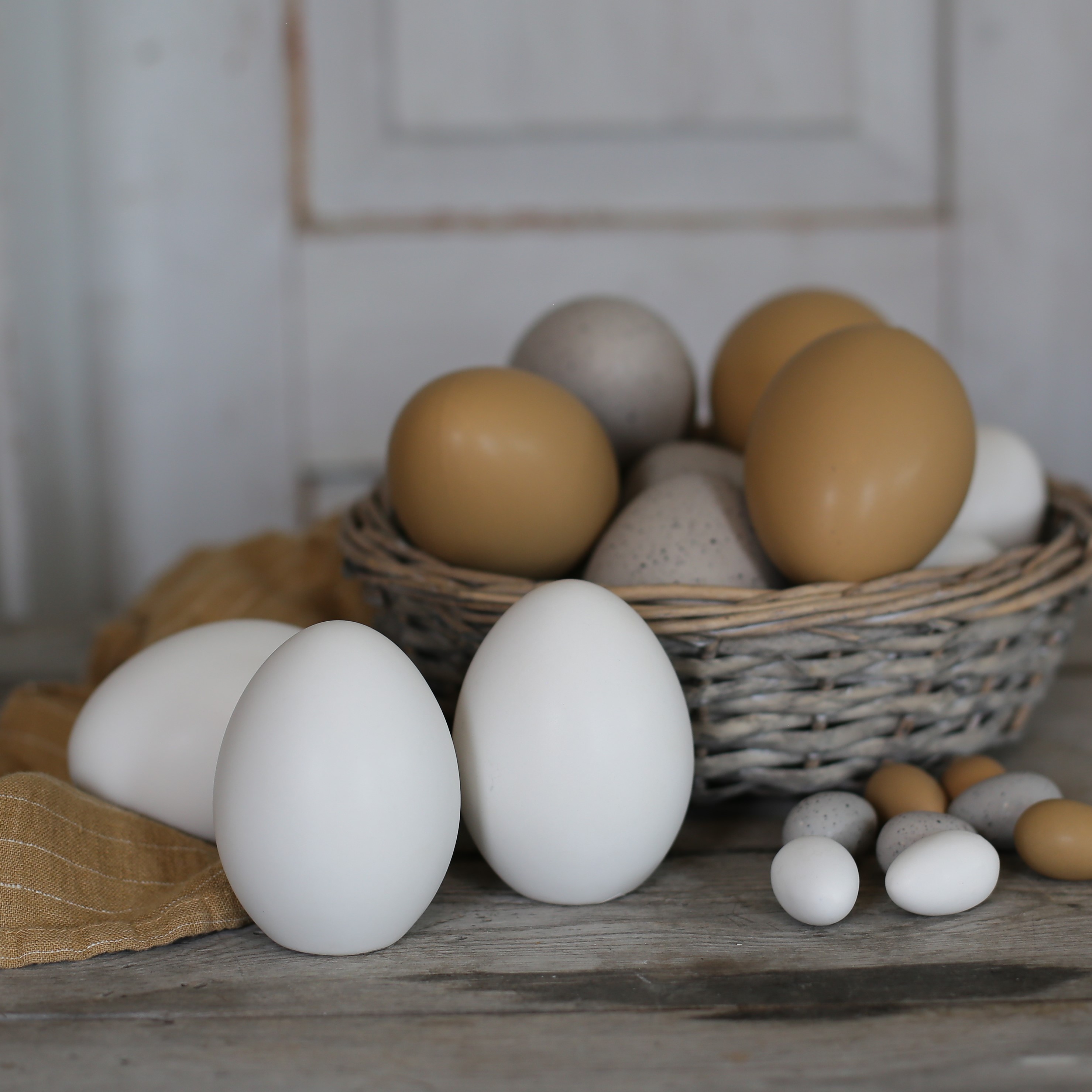 Standing egg - Vitt