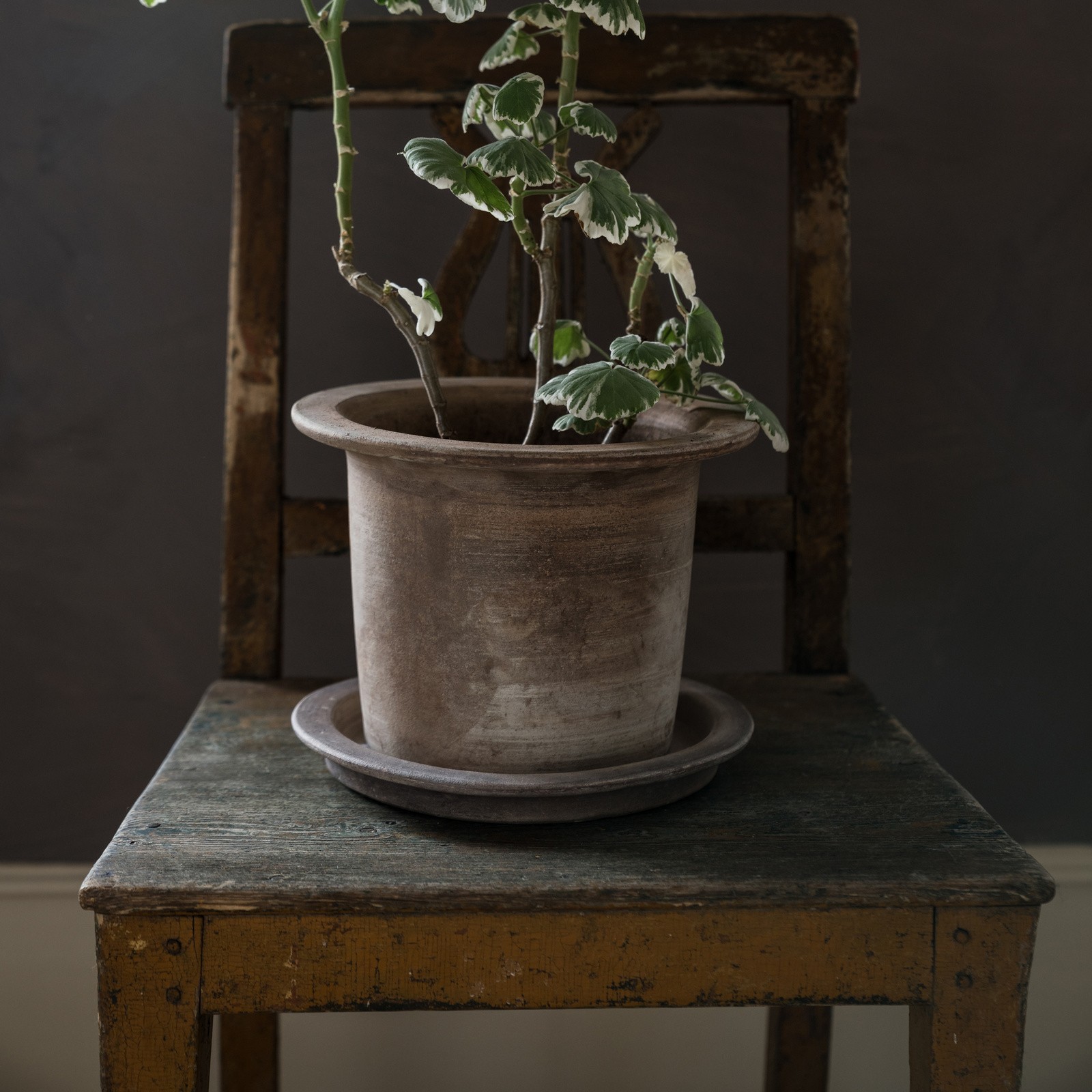 Kruka Med Fat ERNST 18 cm - Brun Terracotta
