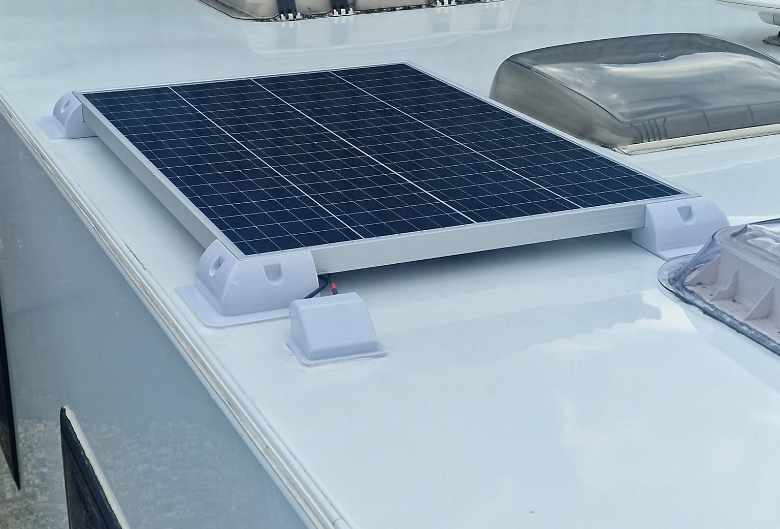 Solpanel  husbil, husvagn och båt */ Läs mer här! 