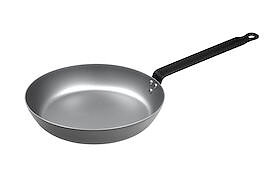 STEKPANNA Ø 24 CM 1,8 L Kolstål