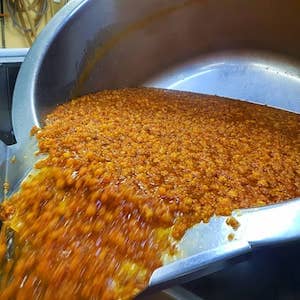 Gyllene norrländska hjortron plockade i Norrbotten
