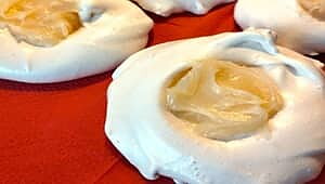 Pavlova med curd