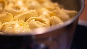 Enkel Tortellinigratäng
