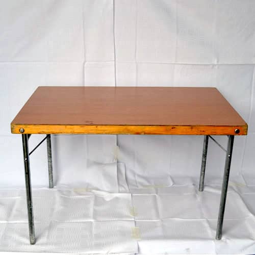 Träbord 120x80cm/Plastbord 122x77cm - 4 pers