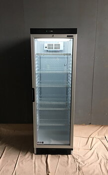 Kyl med glasdörr, 185cm hög