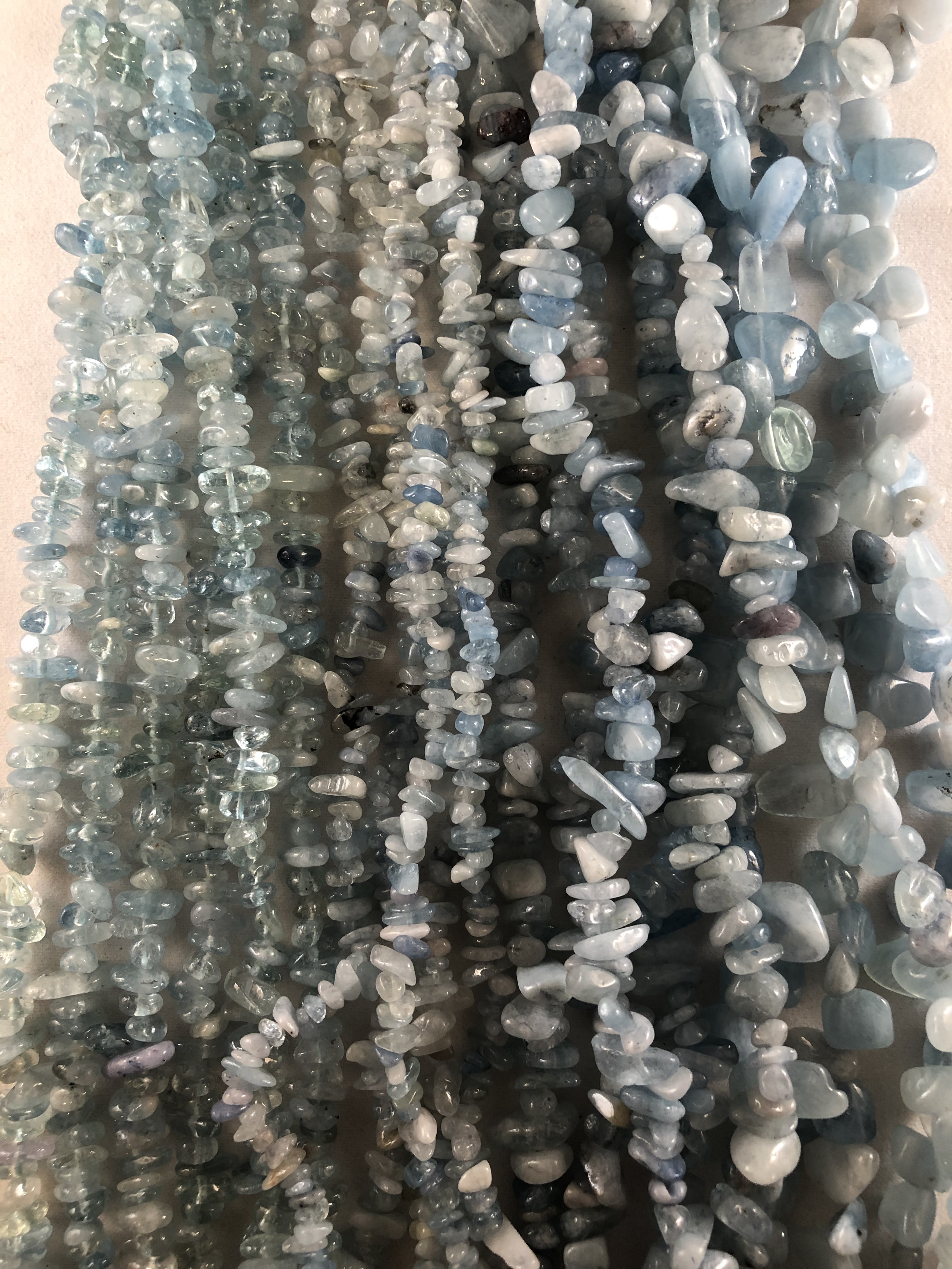 Akvamarin chips 2 - 4 till 8 - 12 mm