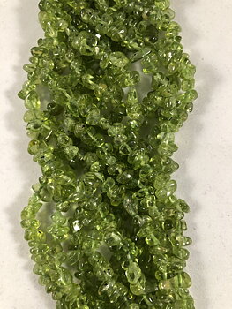 Peridot Chips 2 - 5 mm