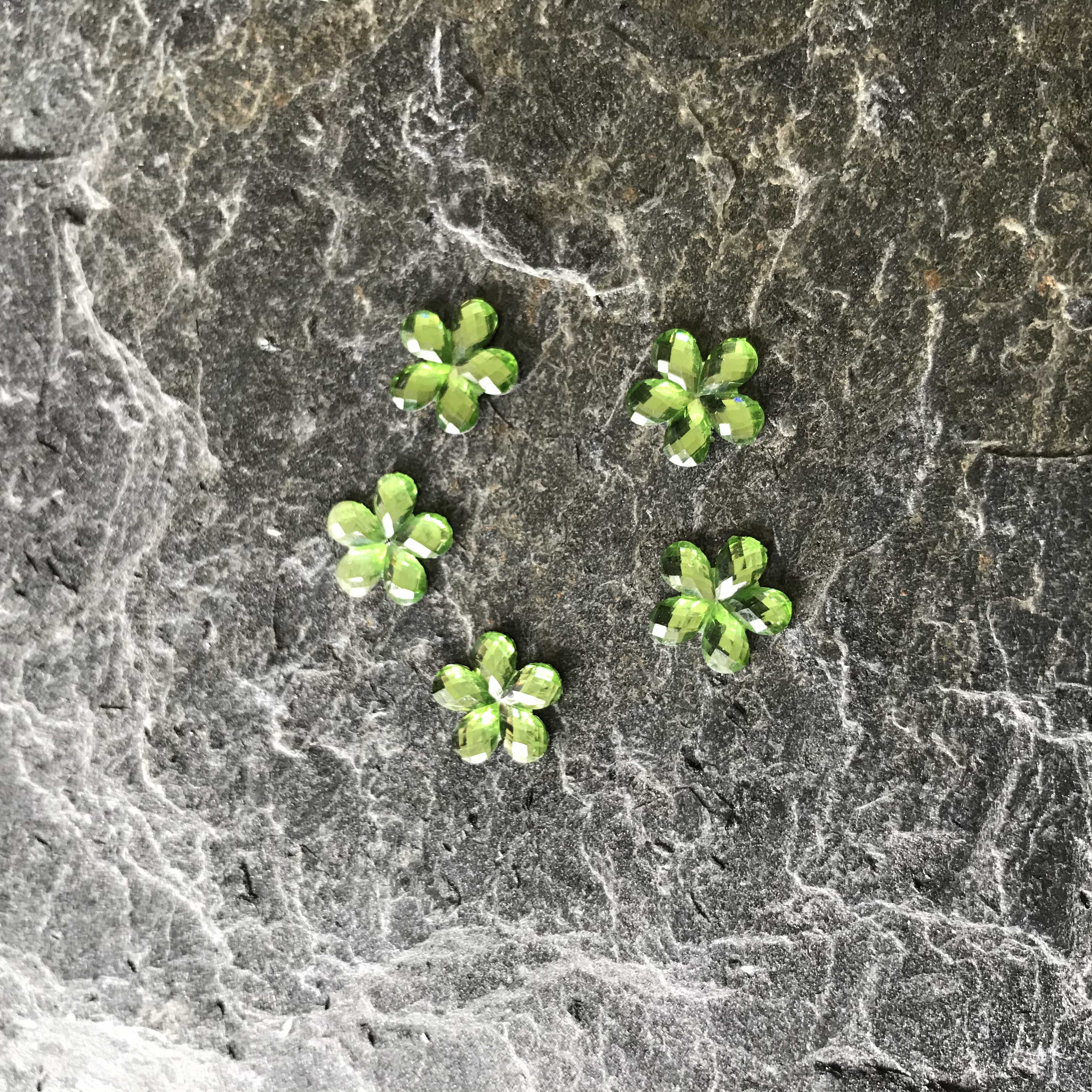 Gröna, Rhinestones, 1cm.  20st. 