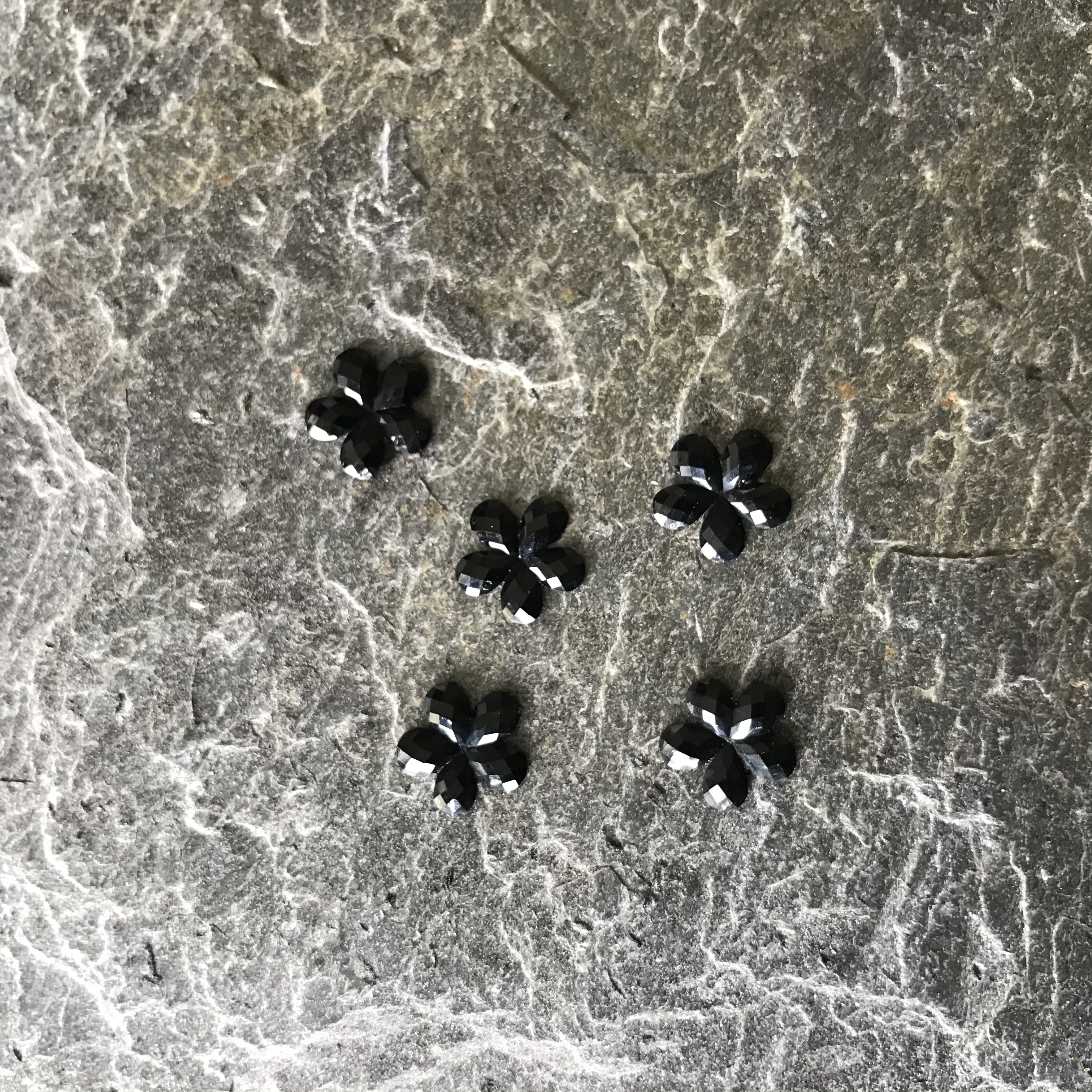 Svarta, Rhinestones, 1cm.  20st. 