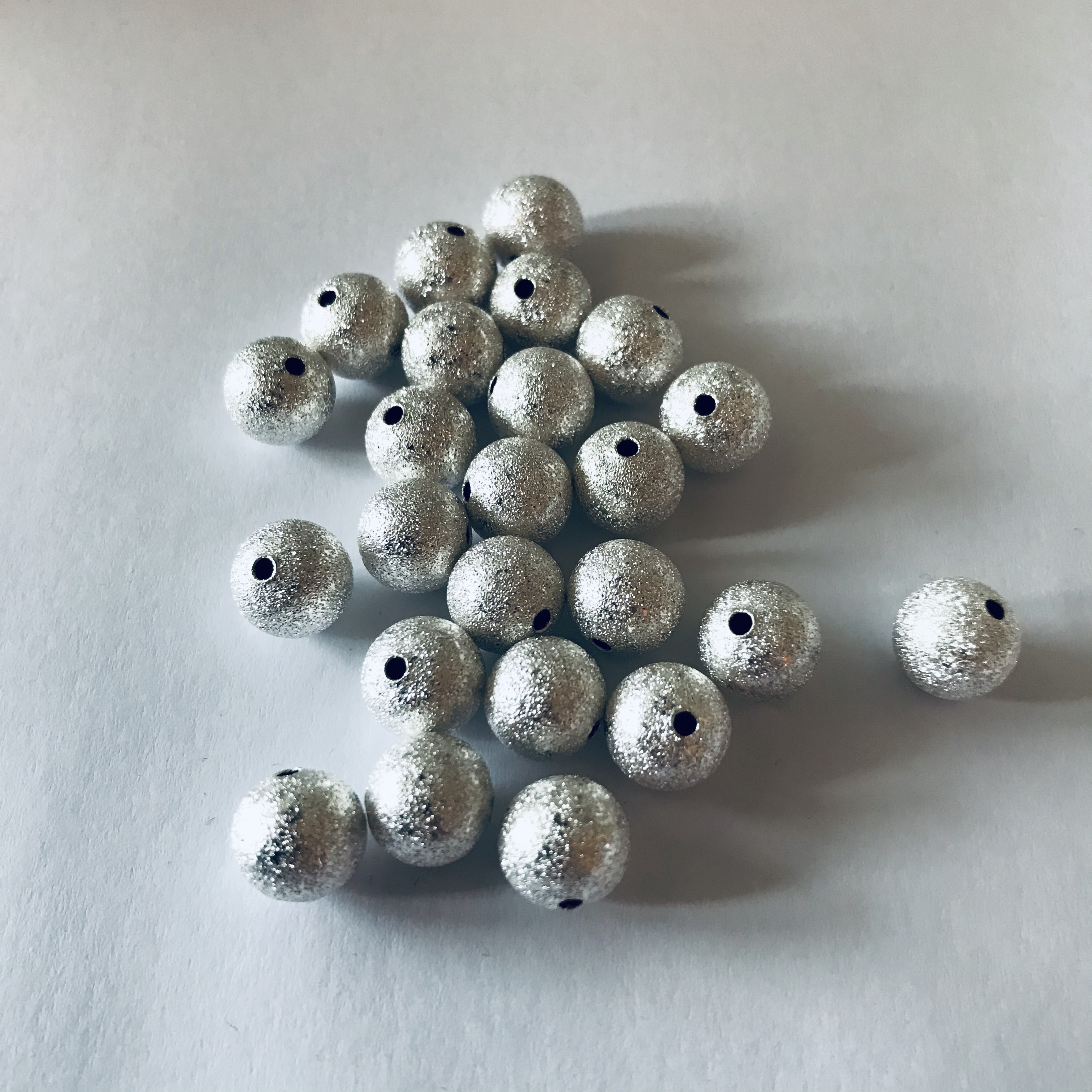Silver - Stardust 10mm 100st/70g, Metallpärlor