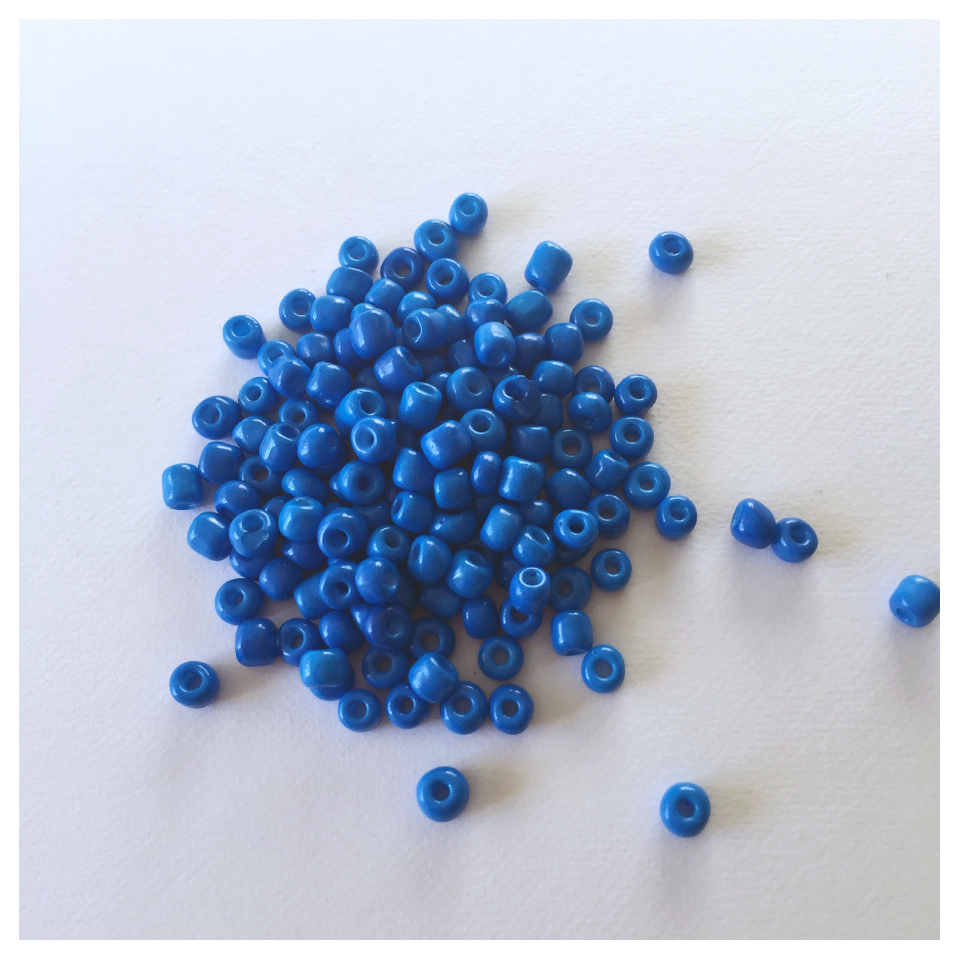 Blå, rocaillepärlor, 4mm, ca 300st/22g