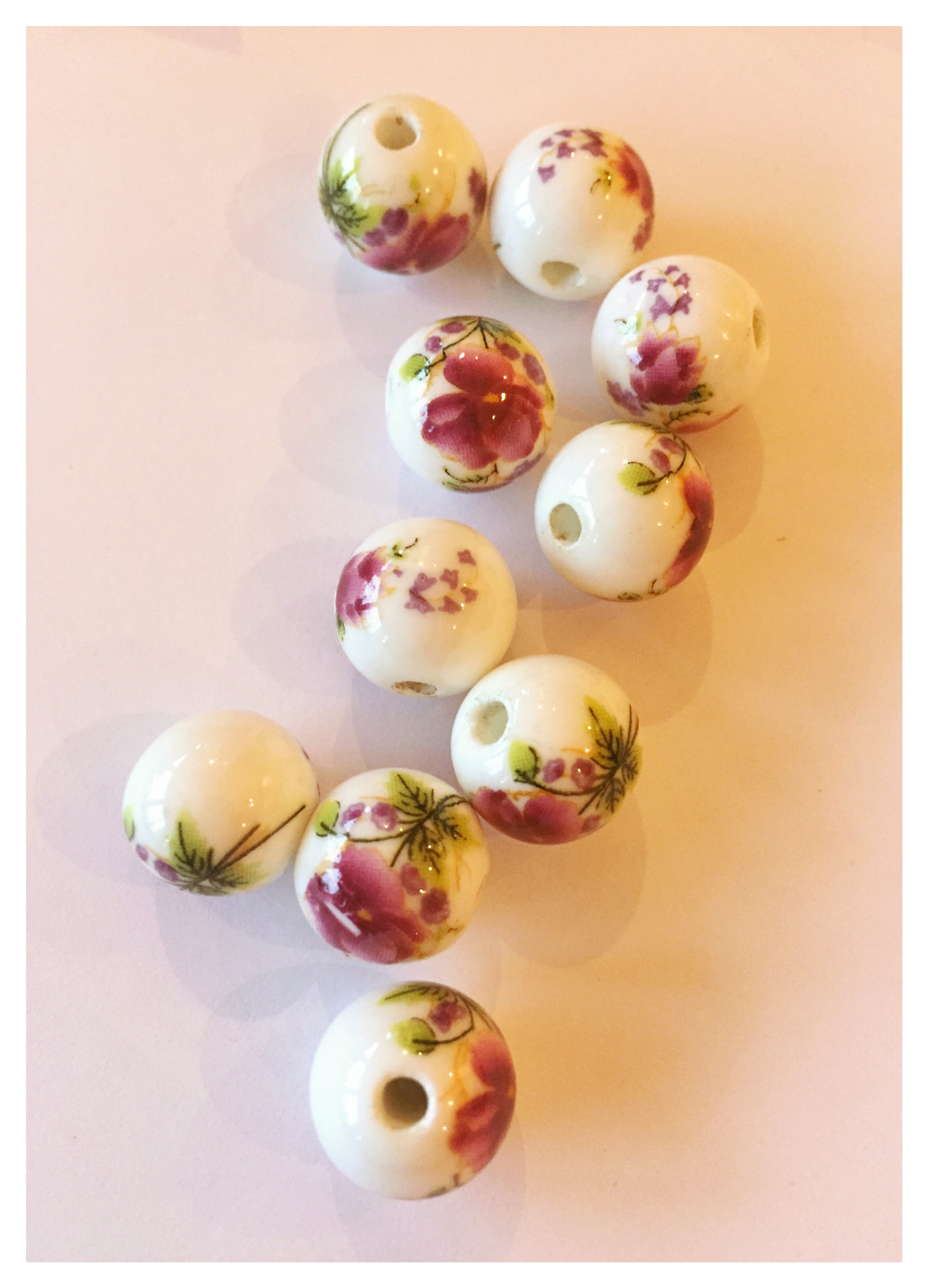 Blompärla-vit och rosa 12mm, 10 st, porslinspärla