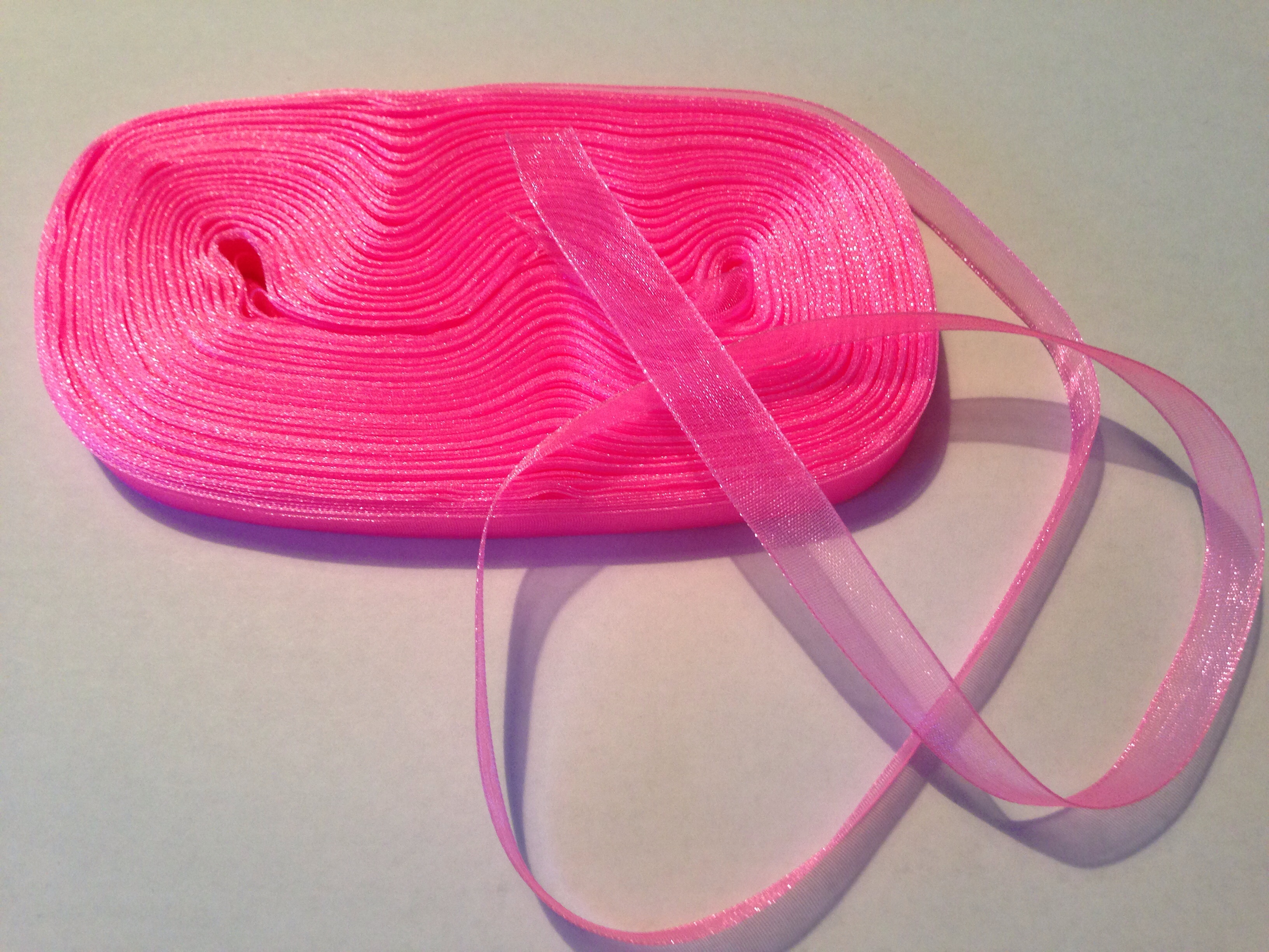 Rosa-ljus neon, Organzaband, 10mm