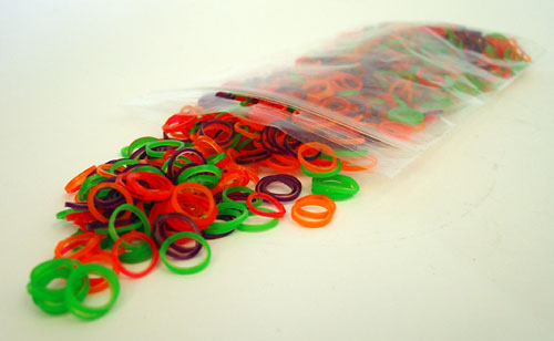 Gummisnodd i latex, små, bl. färger 1000-pack