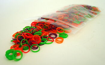 Gummisnodd i latex, små, bl. färger 1000-pack