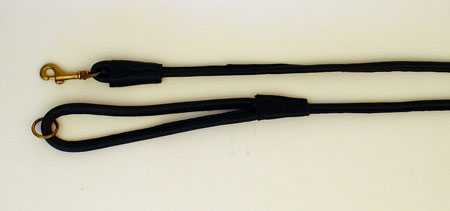Koppel i älgskinn 180cm x 8mm, Svart med mässingshake
