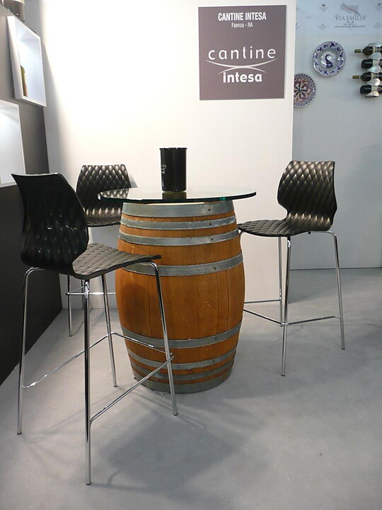 Barstol, UNI 378