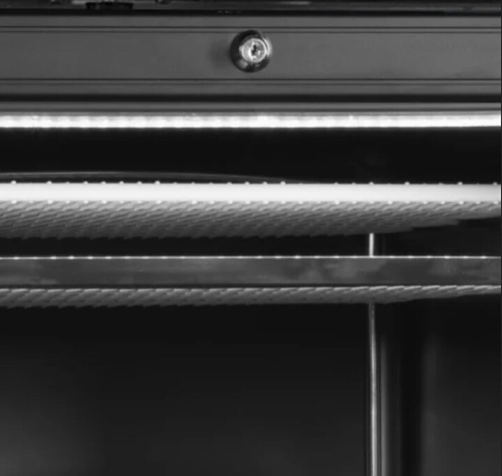 Displayfrys UFSC371GCP Black - ljustopp