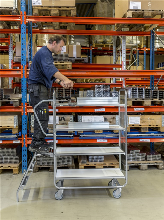 Flexibel hyllvagn - 4 plan med stege - 2